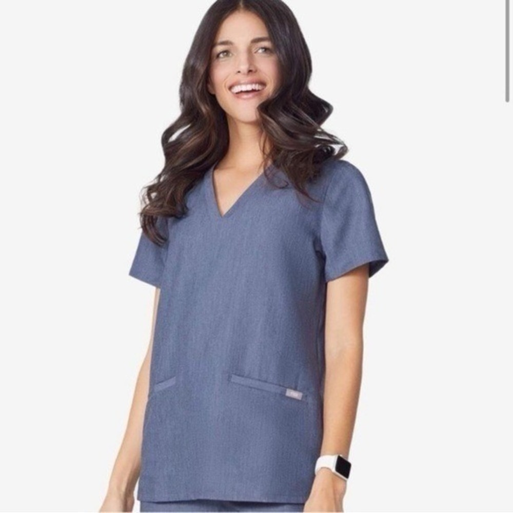 FIGS Casma Scrub Top Heather Denim Women's Small 3 pocket V-Neck (limited ed)